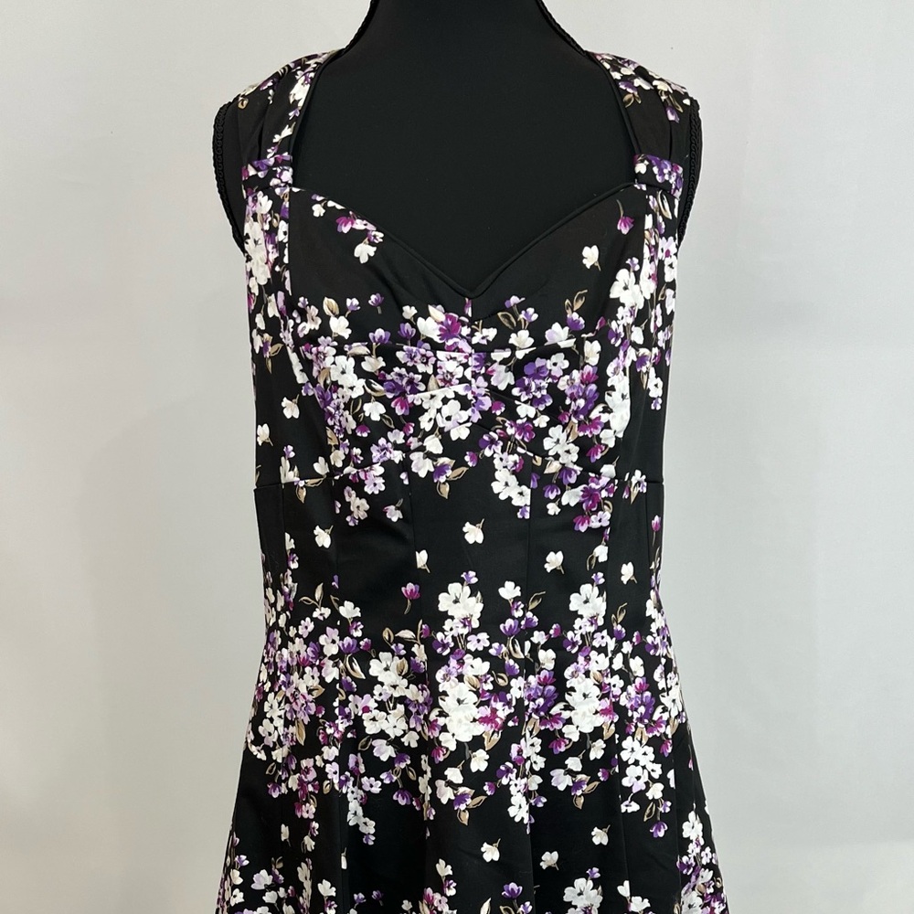 White House Black Market Fit and Flare Black/Purple Floral Dress - Picture 2 of 7